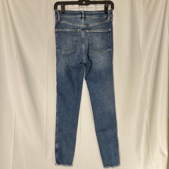 Free People We The Free Raw High-Rise Capri Jegging 27 | Blue Raw Hem Denim - Picture 4 of 6